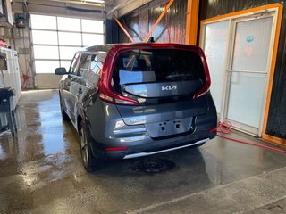 2022 Kia Soul EV in St-Jérôme, Quebec - 6 - w320h240px