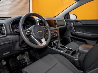2020 Kia Sportage in St-Jérôme, Quebec - 2 - w320h240px