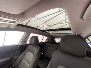 2021 Kia Sportage in St-Jérôme, Quebec - 12 - w320h240px