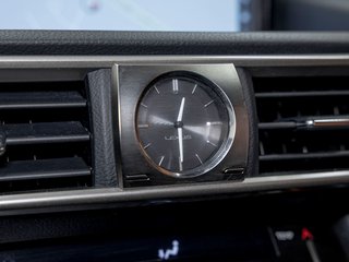 Lexus IS 300  2017 à St-Jérôme, Québec - 25 - w320h240px