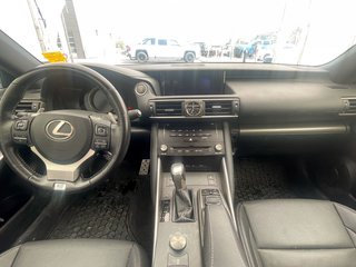 Lexus IS 300  2017 à St-Jérôme, Québec - 13 - w320h240px