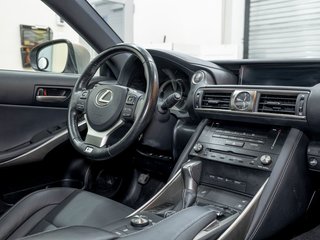 Lexus IS 300  2017 à St-Jérôme, Québec - 29 - w320h240px