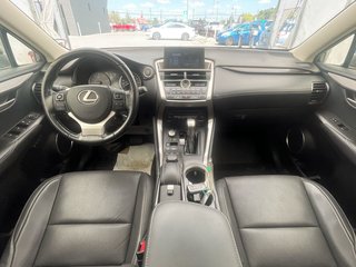 Lexus NX 200t  2017 à St-Jérôme, Québec - 4 - w320h240px