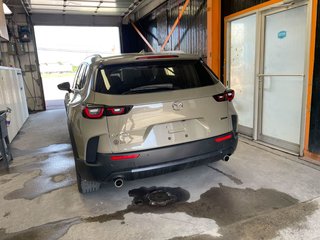 Mazda CX-50  2023 à St-Jérôme, Québec - 8 - w320h240px