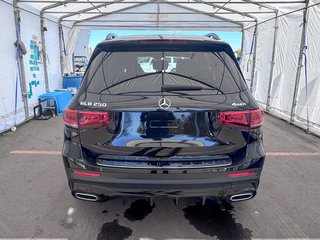 Mercedes-Benz GLB  2021 à St-Jérôme, Québec - 8 - w320h240px