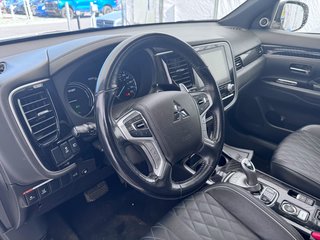 2020 Mitsubishi OUTLANDER PHEV in St-Jérôme, Quebec - 4 - w320h240px