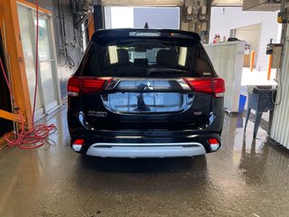 2022 Mitsubishi Outlander PHEV in St-Jérôme, Quebec - 8 - w320h240px