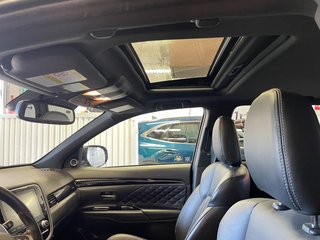 2022 Mitsubishi Outlander PHEV in St-Jérôme, Quebec - 3 - w320h240px