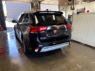 2022 Mitsubishi Outlander PHEV in St-Jérôme, Quebec - 6 - w320h240px