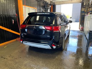 2022 Mitsubishi Outlander PHEV in St-Jérôme, Quebec - 9 - w320h240px