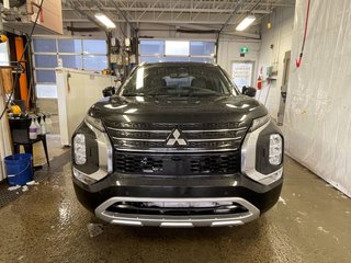 2023 Mitsubishi OUTLANDER PHEV in St-Jérôme, Quebec - 6 - w320h240px