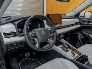 Mitsubishi OUTLANDER PHEV  2023 à St-Jérôme, Québec - 2 - w320h240px