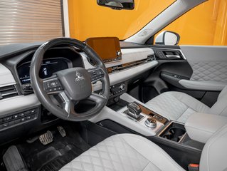 Mitsubishi Outlander PHEV  2023 à St-Jérôme, Québec - 2 - w320h240px