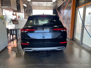 Mitsubishi Outlander PHEV  2023 à St-Jérôme, Québec - 9 - w320h240px