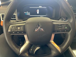 Mitsubishi Outlander PHEV  2023 à St-Jérôme, Québec - 18 - w320h240px