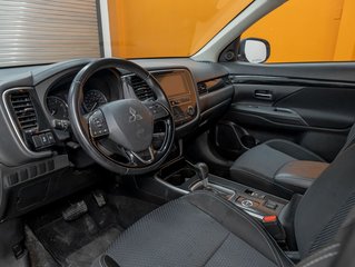 2019 Mitsubishi Outlander in St-Jérôme, Quebec - 2 - w320h240px