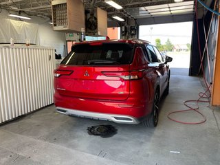 2023 Mitsubishi Outlander in St-Jérôme, Quebec - 9 - w320h240px