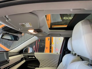 2023 Mitsubishi Outlander in St-Jérôme, Quebec - 3 - w320h240px