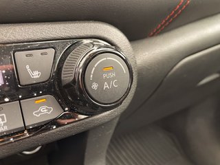 Nissan Kicks  2023 à St-Jérôme, Québec - 16 - w320h240px