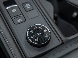 Nissan Pathfinder  2024 à St-Jérôme, Québec - 23 - w320h240px