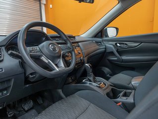 2017 Nissan Rogue in St-Jérôme, Quebec - 2 - w320h240px
