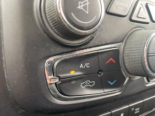 2019 Ram 1500 Classic in St-Jérôme, Quebec - 13 - w320h240px