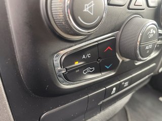 2019 Ram 1500 Classic in St-Jérôme, Quebec - 13 - w320h240px