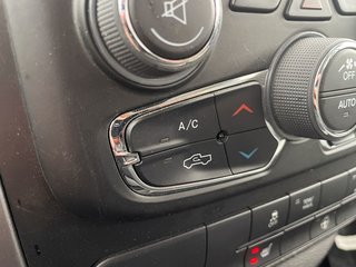 2022 Ram 1500 Classic in St-Jérôme, Quebec - 16 - w320h240px