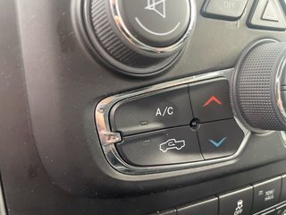 2022 Ram 1500 Classic in St-Jérôme, Quebec - 14 - w320h240px