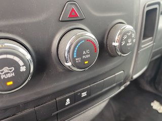 Ram 1500 Classic  2023 à St-Jérôme, Québec - 13 - w320h240px