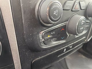 2023 Ram 1500 Classic in St-Jérôme, Quebec - 13 - w320h240px