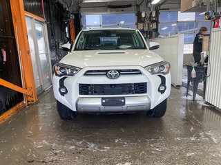 Toyota 4Runner  2023 à St-Jérôme, Québec - 6 - w320h240px
