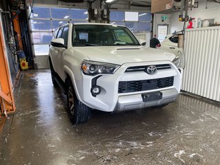Toyota 4Runner  2023 à St-Jérôme, Québec - 12 - w320h240px