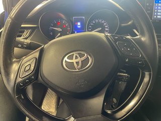 Toyota C-HR  2018 à St-Jérôme, Québec - 13 - w320h240px