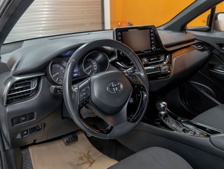 2019 Toyota C-HR in St-Jérôme, Quebec - 2 - w320h240px