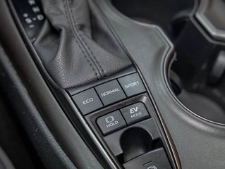 Toyota Camry Hybrid  2022 à St-Jérôme, Québec - 24 - w320h240px