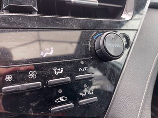 Toyota Camry Hybrid  2022 à St-Jérôme, Québec - 16 - w320h240px