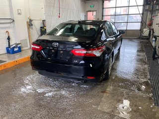 2018 Toyota Camry in St-Jérôme, Quebec - 8 - w320h240px
