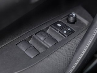 Toyota Corolla  2024 à St-Jérôme, Québec - 24 - w320h240px