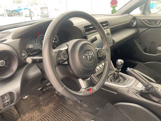 2022 Toyota GR86 in St-Jérôme, Quebec - 3 - w320h240px