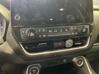 Toyota Grand Highlander  2024 à St-Jérôme, Québec - 13 - w320h240px