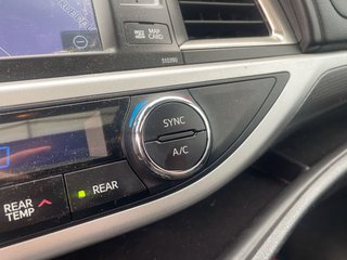 Toyota Highlander  2019 à St-Jérôme, Québec - 17 - w320h240px