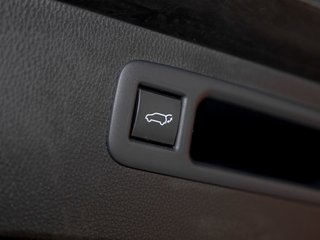 2020 Toyota Highlander in St-Jérôme, Quebec - 38 - w320h240px