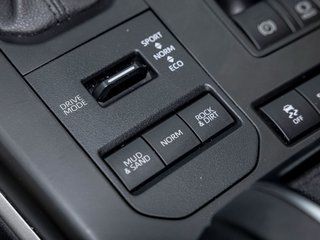 2020 Toyota Highlander in St-Jérôme, Quebec - 25 - w320h240px