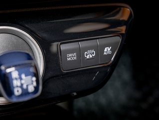 2022 Toyota Prius Prime in St-Jérôme, Quebec - 17 - w320h240px