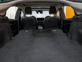 Toyota Prius Prime  2023 à St-Jérôme, Québec - 34 - w320h240px