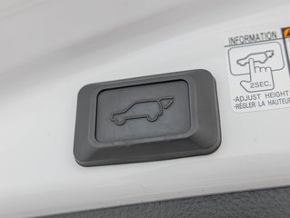 Toyota RAV4 Hybrid  2017 à St-Jérôme, Québec - 29 - w320h240px