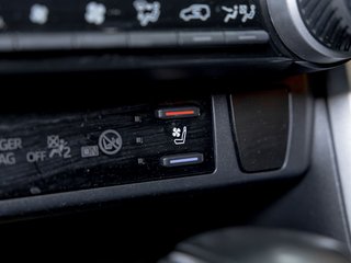 2020 Toyota RAV4 Hybrid in St-Jérôme, Quebec - 24 - w320h240px
