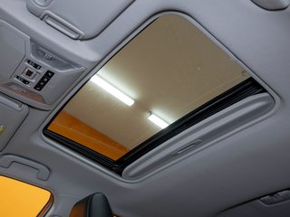 2020 Toyota RAV4 Hybrid in St-Jérôme, Quebec - 4 - w320h240px