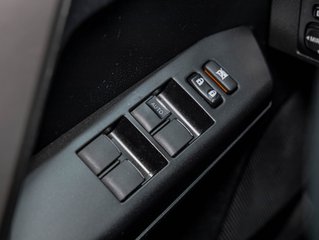 Toyota RAV4  2017 à St-Jérôme, Québec - 24 - w320h240px